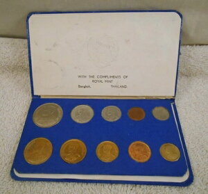 1957N^CǋLOiZbg - v[e[VtH_[ɓ^C̃RC10