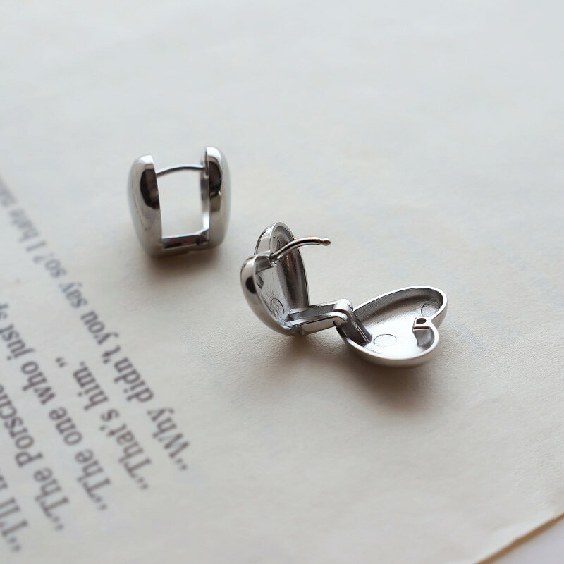 【2h限定50%OFFクーポン登場】 ピアス ステンレス レディース 金属アレルギー 対応 サージカルステンレス ハート キャッチレス フープピアス 軽い ゴールド シルバー シンプル オケージョン 女性 ギフト プレゼント メール便送料無料 - メイン画像 9