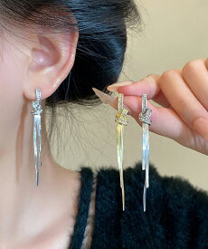 ★2色★シルバー ゴールド ピアス 大人フェミニン デートコーデ 女子会 誕生日プレゼント ギフト 付属品 アクセサリー 韓国ファッション インスタ 撮影 アイドル★韓国風ロングチェーンピアス 揺れるピアス ぶらさがりアクセサリー 耳飾り 韓国アクセサリー★フリーダムsale
