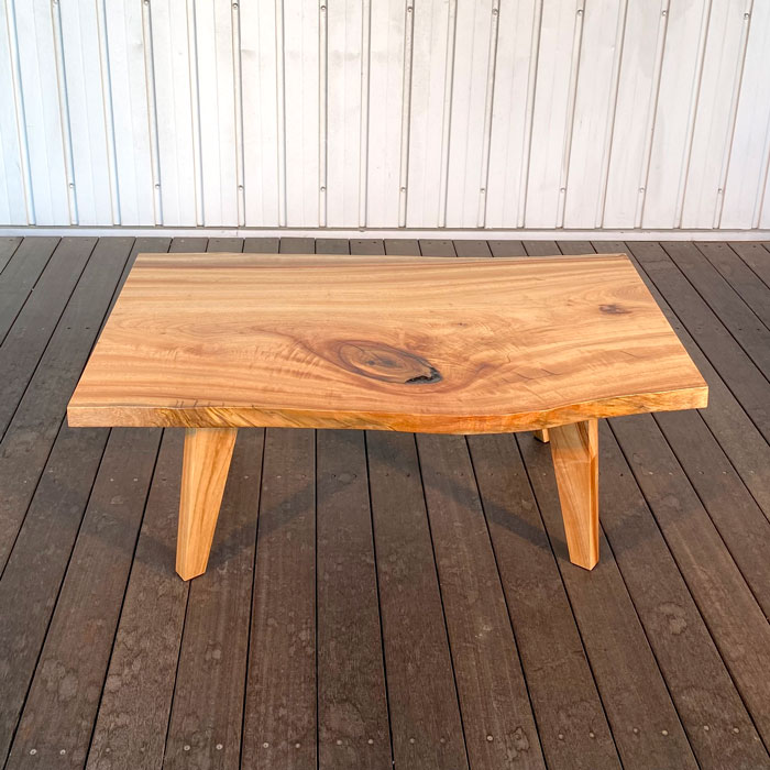 一枚板テーブル 一枚板 座卓 リビングテーブル 和室 和モダン 幅100cm 無垢 天然木 国産 日本製 楠の木 送料込み  【送料無料】楠一枚板リビングテーブル（脚付）天板厚3.5cm | ウッドギャラリー樹