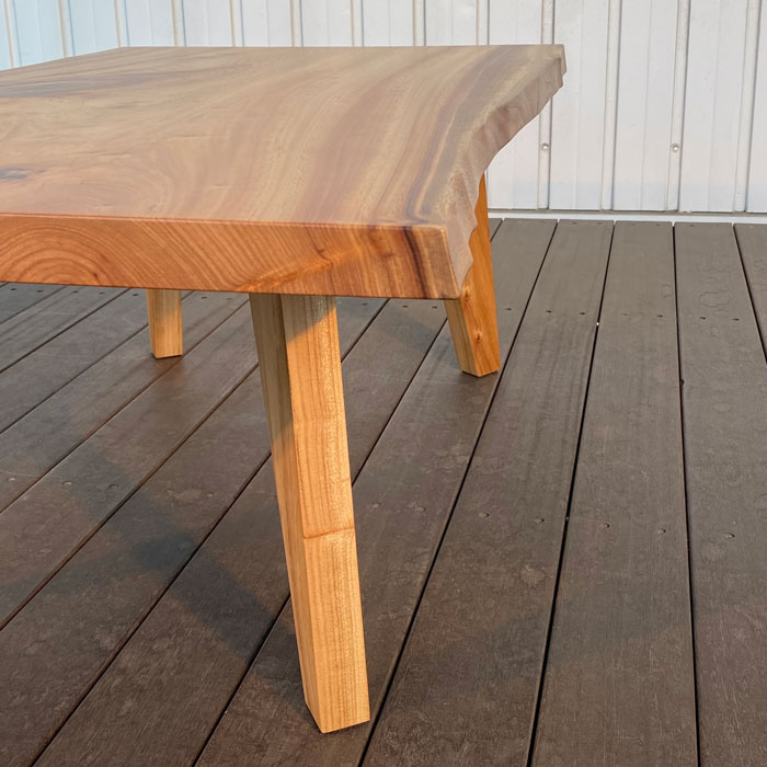 一枚板テーブル 一枚板 座卓 リビングテーブル 和室 和モダン 幅100cm 無垢 天然木 国産 日本製 楠の木 送料込み  【送料無料】楠一枚板リビングテーブル（脚付）天板厚3.5cm | ウッドギャラリー樹