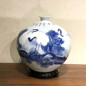 花びん 花瓶 花器 陶器製 景徳鎮 鶴 松 フラワーベース 和モダン おしゃれ アジアン インテリア ディスプレイ オブジェ 縁起の良い 縁起物 台座付き【送料無料】景徳鎮 松鶴花瓶(台座付き