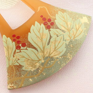 日本製 かんざし べっ甲調台 蒔絵 赤葡萄2房 大葉添え 金&薄浅葱色暈し地 Cバチ型 カンザシ 簪 ホワイト ぶどう 葡萄 レッド 金 ゴールド オレンジ