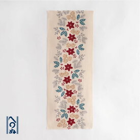 手ぬぐい 日本製 かまわぬ 「クリスマスアレンジメント」 クリスマス 冬 縦柄 綿 晒 さらし 注染 注染手ぬぐい サイズ タペストリー インテリア 飾る 土産 ギフト プレゼント 贈り物 japan カマワヌ tenugui 手拭い てぬぐい 専門 正規品 メール便 kamawanu