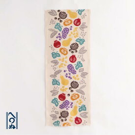 手ぬぐい 日本製 かまわぬ 「秋のみのり」 秋 秋柄 栗 果実 縦柄 横柄 綿 晒 さらし 生地 注染 注染手ぬぐい サイズ タペストリー インテリア 飾る 土産 ギフト プレゼント 贈り物 伝統 工芸 japan tenugui 手拭い 和 日本 てぬぐい 専門 正規品 わびすけ メール便