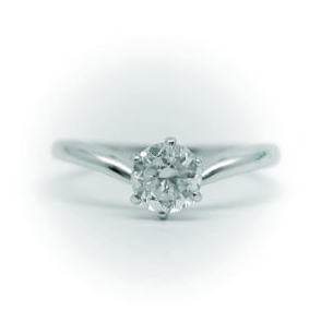 0.6ct.F-VVS1-3EX(H&C)PTプラチナ婚約指輪（エンゲージリング）ダイヤモンドリング、V字タイプ6本爪（鑑定書付）