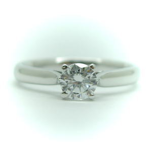 0.6ct.F-VS1-3EX(H&C)PTプラチナ婚約指輪（エンゲージリング）ダイヤモンドリング、４本爪（鑑定書付）のサムネイル