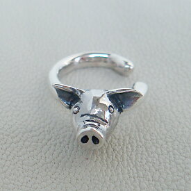 子豚の顔イヤーカフ(右耳用) ぶたイヤーカフ ブタ 動物モチーフ 耳飾り シルバーアクセサリー SILVER925 女性 男性 プレゼント ギフト対応 レディース メンズ 大人 可愛い かわいい 誕生日 オシャレ 贈り物