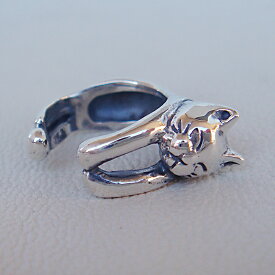 仔猫イヤーカフ 仔猫　ねこ　ネコ 耳飾り フックタイプ シルバーアクセサリー 動物モチーフ SILVER925 女性 男性 プレゼント ギフト対応 レディース メンズ 大人 可愛い かわいい 誕生日 オシャレ 贈り物