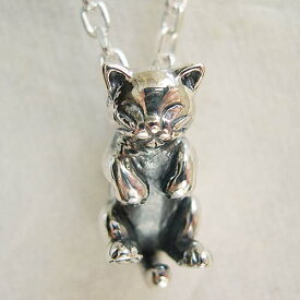 仔猫ペンダント ねこネックレス ネコ 動物モチーフ 首飾り シルバーアクセサリー SILVER925 女性 男性 プレゼント　ギフト対応 レディース メンズ 大人 可愛い かわいい 誕生日 オシャレ 贈り物