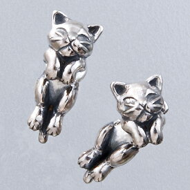 仔猫ピアス ねこ ネコ 耳飾り シルバーアクセサリー 動物モチーフ SILVER925 女性 男性 プレゼント ギフト対応 レディース メンズ 大人 可愛い かわいい 誕生日 オシャレ 贈り物