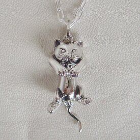 ぶらぶら仔猫ペンダント ねこネックレス ネコ 動物モチーフ 首飾り シルバーアクセサリー SILVER925 女性 男性 プレゼント　ギフト対応 レディース メンズ 大人 可愛い かわいい 誕生日 オシャレ 贈り物