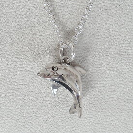 海豚（イルカ）ペンダント いるか 首飾り シルバーアクセサリー SILVER925 女性 男性 プレゼント ギフト対応 レディース メンズ 大人 可愛い かわいい 誕生日 オシャレ 贈り物