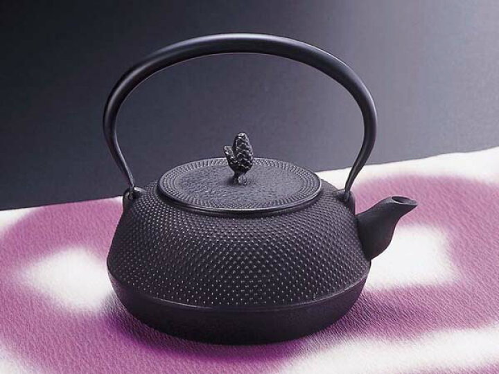 楽天市場】【岩鋳製 南部鉄器】鉄瓶 18型平丸アラレ 黒焼付 ※IH調理 