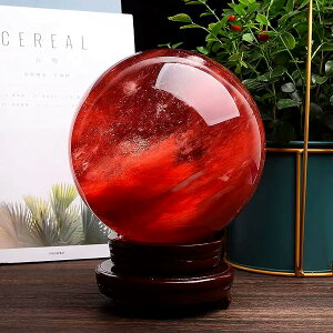 赤水晶 パワーストーン 水晶玉 風水 縁起物 水晶ボール レッドクリスタルボール 天然石英赤のスメルティングストーン 癒しオーラ 木製台座/ブラケット 地鎮祭の水晶玉仕事運 金運 人気 恋