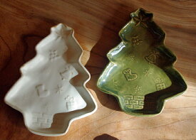 益子焼クリスマスツリーのケーキ皿 小皿 取分け皿 皿 デザート皿 ケーキ皿 プレート 北欧風 おしゃれ シンプル モダン 粉引き しのぎ 名入れ 名入れ ギフト 結婚祝い 内祝い 父の日 母の日 敬老の日 贈答品 プレゼント（ss）