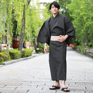 楽天市場 浴衣 メンズ セット 男物高級綿麻浴衣3点セット 黒地にグレーの格子 メンズ浴衣セット 男性 男 レトロ 大人 高級綿麻浴衣 角帯 下駄 黒 格子 M L Ll 3l 4l 5l 大きいサイズ 和 なでしこ
