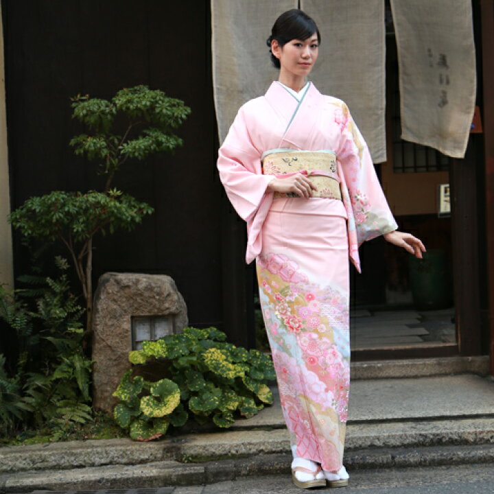 Sお仕立て上がり正絹訪問着朱色、薄ピンク地に花柄裾ぼかし