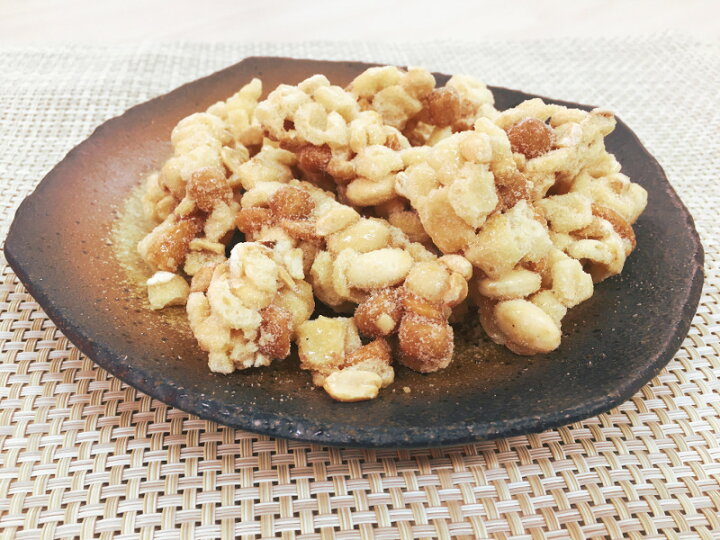 楽天市場 落花生つくね １２袋入り 送料無料 まとめ買い ケース買い 家族団らん 手土産 お菓子 お茶菓子 ピリ辛 ピーナッツ 柿の種 わらいや楽天市場店