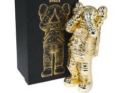 【セール】極美品 KAWS カウズ フィギュア Holiday Space ホリデー スペース GOLD ゴールド 中古 58630