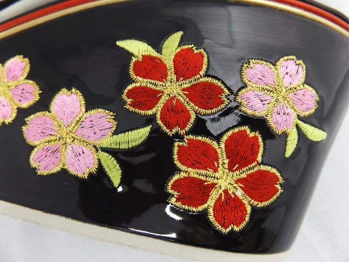 楽天市場】草履 ぞうり 厚底ヒール 黒台小桜刺繍鼻緒黒 フリー 24.5 