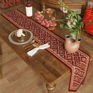 テーブルランナー センター クロス 布 三角 花柄 植物 赤ベース ロングサイズ テーブルデコ インテリア アクセント 洋風 モダン 華やか クラシック 高級感