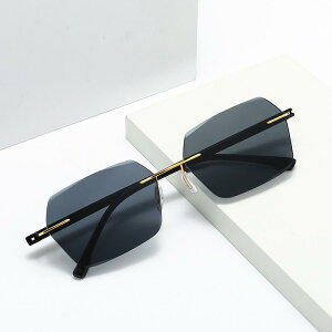 TOX X t`Ȃ XNGA ^t[ y CgEFCg UVJbg O΍ UV400 hCu ^]p ނ tBbVO AEghA W[ X|[c JWA ig