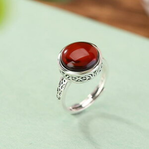 指輪 レディース S925純銀 スターリングシルバー 血琥珀 アンバー レトロ調 アンティーク風 ヴィンテージ加工 シンプル 吉祥模様 縁起柄 丸型 円形 フリーサイズ オープンリング 上品 洗練さ