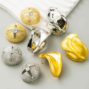 イヤリング レディース ピアス 欧米風 モダン 大ぶり ボリューム メタリック フラワー 花びら ジルコニア エレガント 上品 個性的 合金製 幾何学 不規則 半円 リーフ ゴールド シルバー 春夏