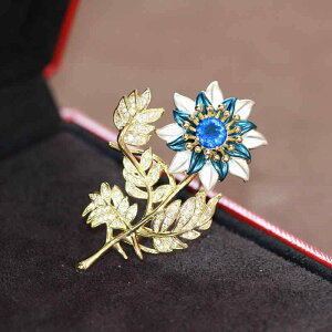 ブローチ レディース 高級感 個性的 モダン 向日葵 デイジー 花モチーフ エナメル 七宝焼き 3色 トリコロール シンプル ドロップオイル加工 銅 金メッキ 多機能