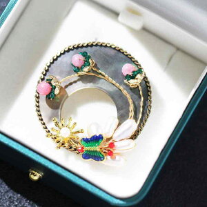 ブローチ レディース 女性用 天然黒蝶貝 ブラックシェル 天然パール パール レトロ 民族風 エレガント 上品 円形 丸型 ゴールド 万能 普段使い フォーマル アクセサリー ピンブローチ