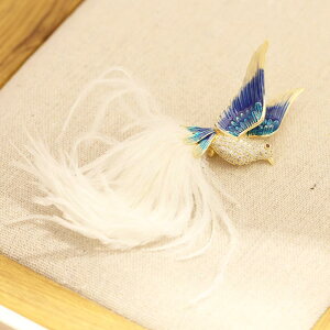ブローチ ユニセックス 男女兼用 エナメル 鳳凰 鳥 動物モチーフ 高級感 エレガント 上品 ブルー 青 ゴールド 金 ホワイト 白 フェザー 羽根 ギフト プレゼント 普段使い パーティー 大ぶり