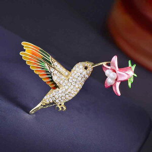 ブローチ レディース 女性用 エレガント 上品 鳥モチーフ 花モチーフ パール 琺瑯 ジルコニア ゴールド 銅製 電気メッキ加工 高級感 フェミニン 通勤 オフィス カジュアル 春 普段使い お呼