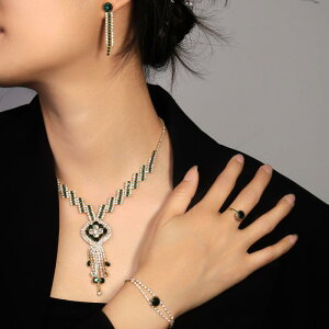 WG[ fB[X O[WRjA 4_Zbg ԉ EFfBO uC_  I 񎟉 p[eB[ tH[} lbNX CO sAX uXbg w Vv