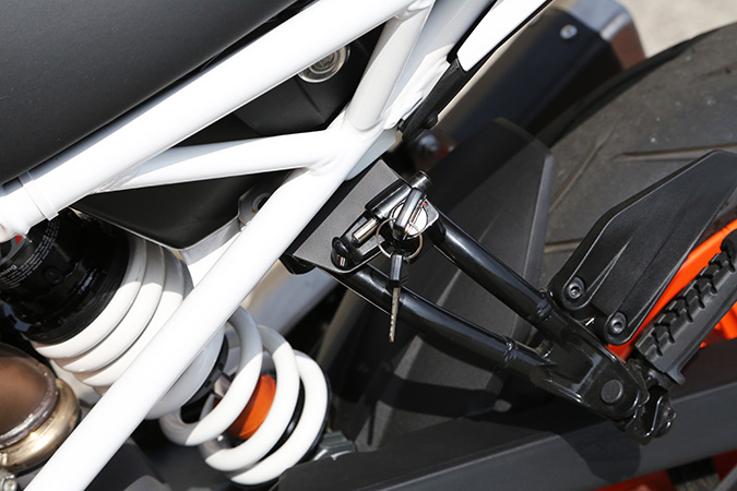 BABYFACEベビーフェイス 年中無休 ヘルメットロック 選択 BABYFACE ベビーフェイス KTM 250DUKE 390DUKE
