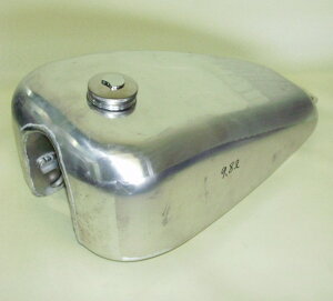 BIG CEDAR ビッグシーダー ストレッチスポーツスタータンク W400 W650 KAWASAKI カワサキ ガソリンタンク タンク関連 外装