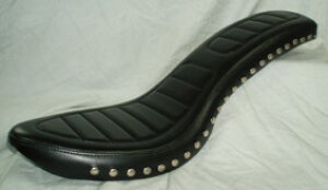 American Dreams アメリカンドリームス コブラシート ハーレーパターン Wスタッド 黒レザー ビラーゴ250XV250 YAMAHA ヤマハ シート シート関連 外装 装着タイプ:純正オプションシーシーバー同時装