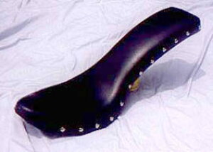 American Dreams アメリカンドリームス コブラシート プレーンパターン スタッド 黒レザー ビラーゴ250XV250 YAMAHA ヤマハ シート シート関連 外装