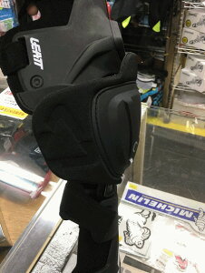 LEATT BRACE AbguCX C-FRAME j[u[X yWjAz GveN^[Ej[K[h veN^[