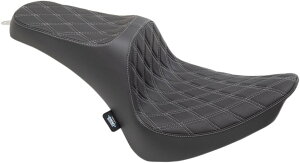Drag Specialties �h���b�O�X�y�V�����e�B�[�Y Predator III Seat�m0802-1360�n HARLEY-DAVIDSON �n�[���[�_�r�b�h�\�� �V�[�g �V�[�g�֘A �O��