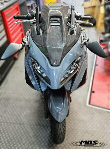 MOS X J[{ XN[A_[Jo[ TMAX 560 (22-) ̑O O