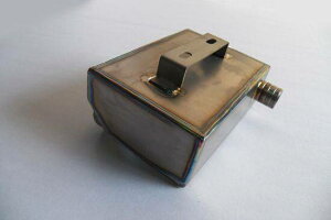 GIGA BIKE FACTORY �M�K�o�C�N�t�@�N�g���[ Engine Breather Box / Catch Tank Kit �I�C���L���b�`�^���N�E�K�\�����L���b�`�^���N �G���W���p�[�c �G���W��