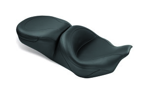 MUSTANG �}�X�^���O �c�[�����O�����s�[�X�X���[�X�V�[�g (Touring One-Piece Smooth Seat)�ySEAT TOUR SMTH 08-18 FLT�z HARLEY-DAVIDSON �n�[���[�_�r�b�h�\�� �V�[�g �V�[�g�֘A �O��