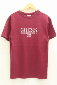 【中古】GUESS メンズTシャツ XS LOGO S S TEE GUESS x GENERATIONS XS ボルドー 赤紫 プリント バックプリント