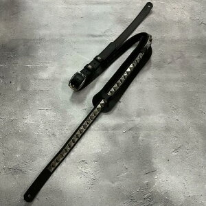 y Ikebe × Modern Pirates 24mm Width Hard Leather Guitar Strap / 1Row Pyramid Spots Design z