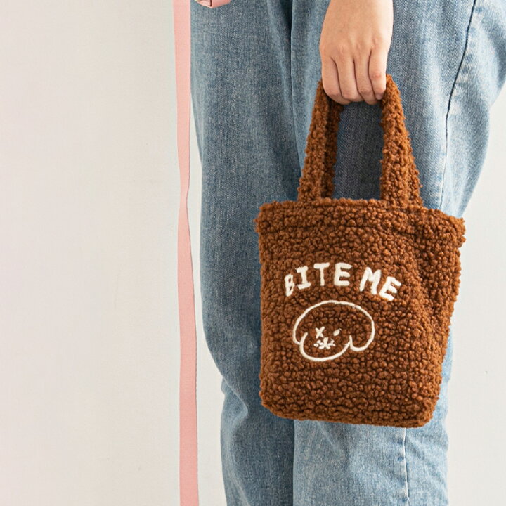 楽天市場 Bite Me バイトミー ミニブークレトートバッグ 犬 散歩 バッグ マナーポーチ グッズ トートバッグ かわいい ロゴ マスコット 刺繍 ユニセックス 韓国ブランド プレゼント ペット用品 犬の服 ドッグウェア ベストフレンズ Best Friends ベストフレンズ 楽天市場 Bite Me バイトミー ミニブークレトートバッグ 犬 散歩 バッグ マナーポーチ グッズ トートバッグ かわいい ロゴ マスコット 刺繍 ユニセックス 韓国ブランド プレゼント ペット用品 犬の服 ドッグウェア ベストフレンズ Best Friends ベストフレンズ