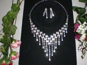 EGfBOCOtlbNXPp[eB[ yyΉz