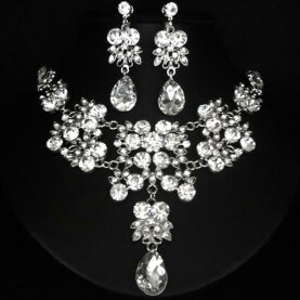 【ネックレス+ティアラ+イヤリングorピアスの3点セット】ヘアアクセサリー☆レディース☆結婚式☆2次会☆お呼ばれ☆発表会☆カチューシャ【whitelove】