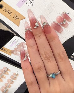 �y���������zBIBII Nails���� �l�C���`�b�v �t���� 3D�� ������ 2024 �H�Ɠ~�؍� �l�C �V���[�g �s���N 10���� �L���b�g�A�C �}�O�l�b�g �X�����t�X�L�[ �_�C�������h 100% handmade nails�ŊȒP���� 