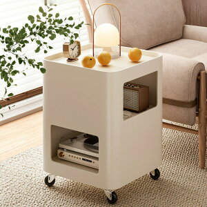 �N���[���̉��ڊԃ\�t�@�[�̒[���ړ����邱�Ƃ��ł��܂��T�C�h�L���r�l�b�g�z�C�[���t���̃V���v���Ȋp���x�b�h�̓��������e�[�u���̒I